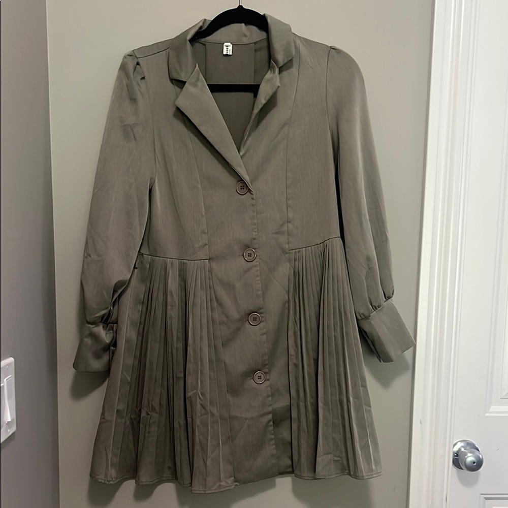 Elegant Taupe Pleated Coat